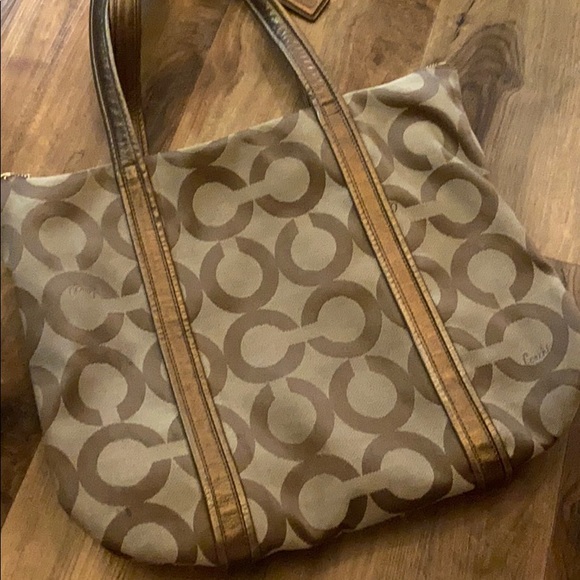 Coach poppy gold tote bag - Coach purse - Picture 16 of 16